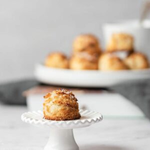 BOLINHOS DE COCO SEM LEITE E SEM OVOS