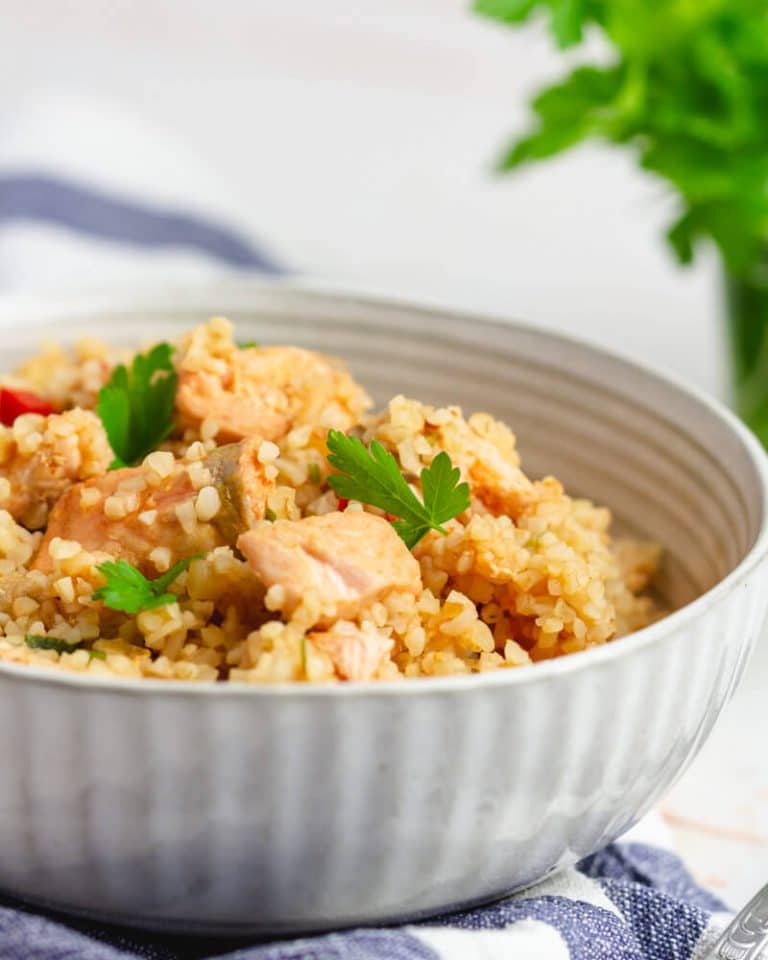 Bulgur com salmão e pimento - alternativa a massa