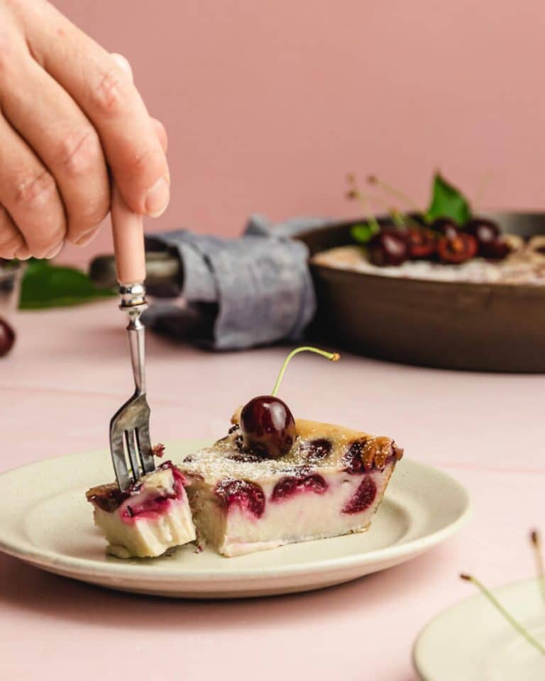 Clafoutis de cereja vegan - sem leite e sem ovo
