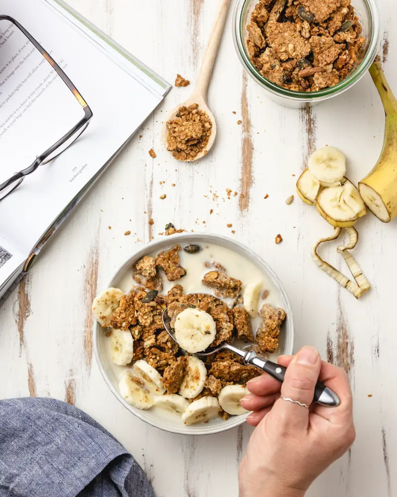 Granola de banana e amendoim mais saudável