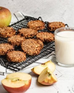 BISCOITOS DE MAÇÃ E FRUTOS SECOS SEM AÇÚCAR