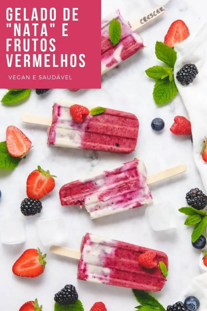 gelado de nata e frutos vermelhos vegano