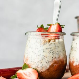 Overnight oats de ruibarbo