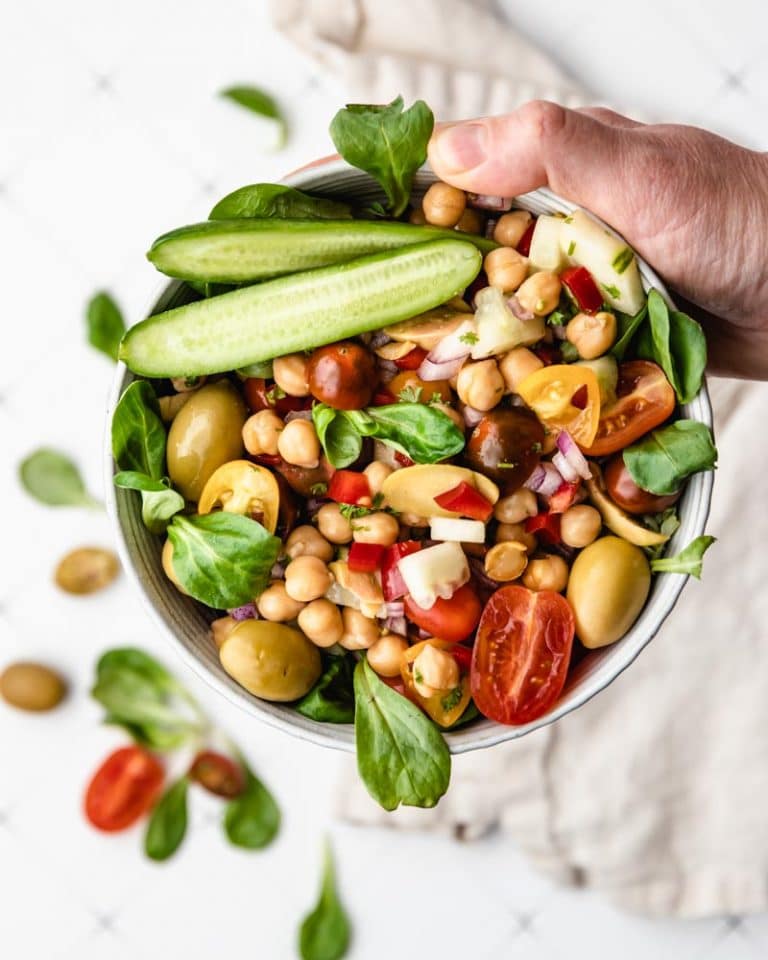 Salada de grão de bico mediterrânea – SEM PLV, GLÚTEN NEM OVO