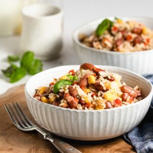 One pot de arroz com feijão e milho