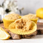Muffins de limão e iogurte mais saudáveis sem leite e sem ovo - veganos