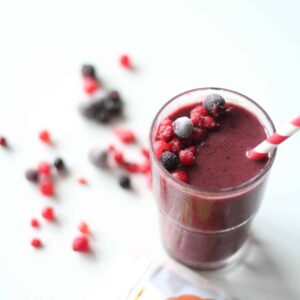 batido de frutos vermelhos e espinafres