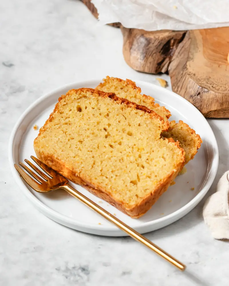 Bolo de laranja iogurte e azeite super húmido, fácil e rápido, feito em só uma taça