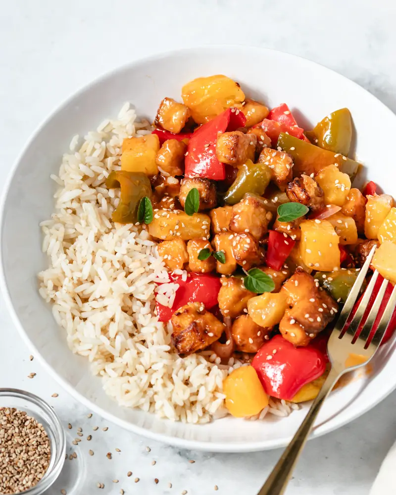 Tofu agridoce com arroz seco