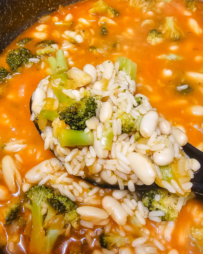 Arroz de feijão branco com brócolos
